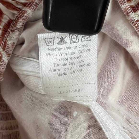 LOVE THE LABEL Shirt Womens S Cotton Puff Sleeve Top Zebra Eyelet ANTHROPOLOGIE - Picture 11 of 16